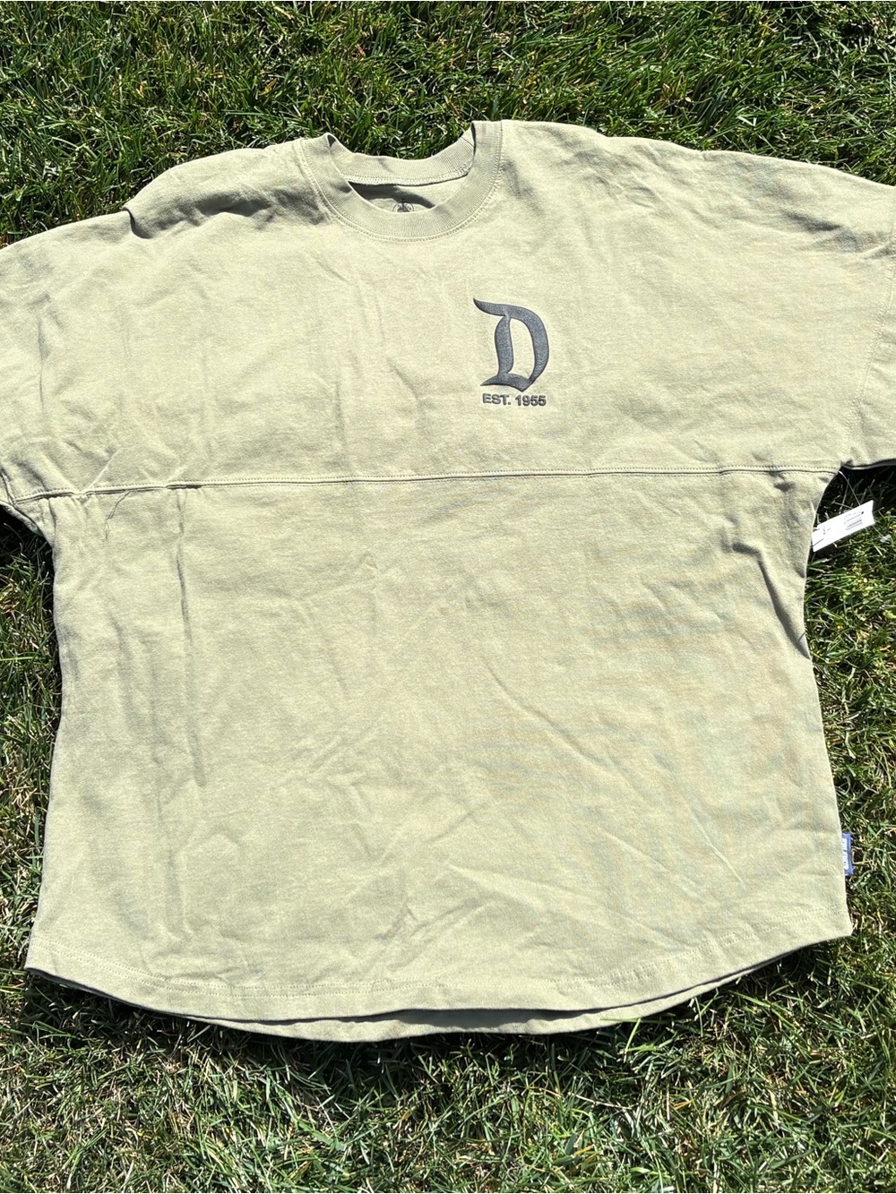 Disneyland Resort Men's Spirit
Jersey Olive Green Sz XL Disney Parks NWT NEW